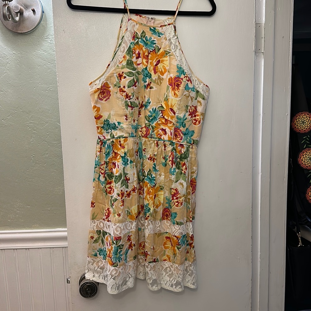 Floral dress with lace detail